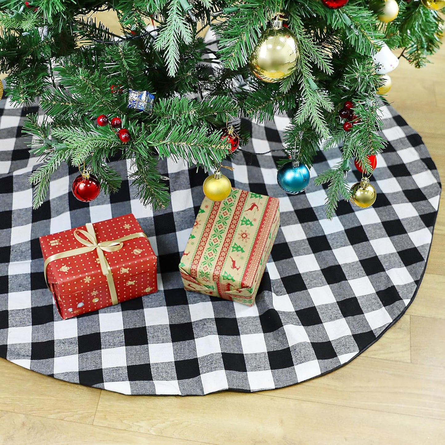 48 Inch Buffalo Plaid Christmas Tree Skirt Large Black and White Buffalo Plaid Double Layers Tree Skirt for Holiday Christmas Decorations