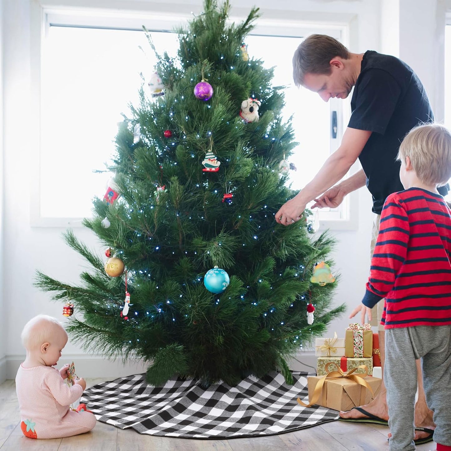 48 Inch Buffalo Plaid Christmas Tree Skirt Large Black and White Buffalo Plaid Double Layers Tree Skirt for Holiday Christmas Decorations