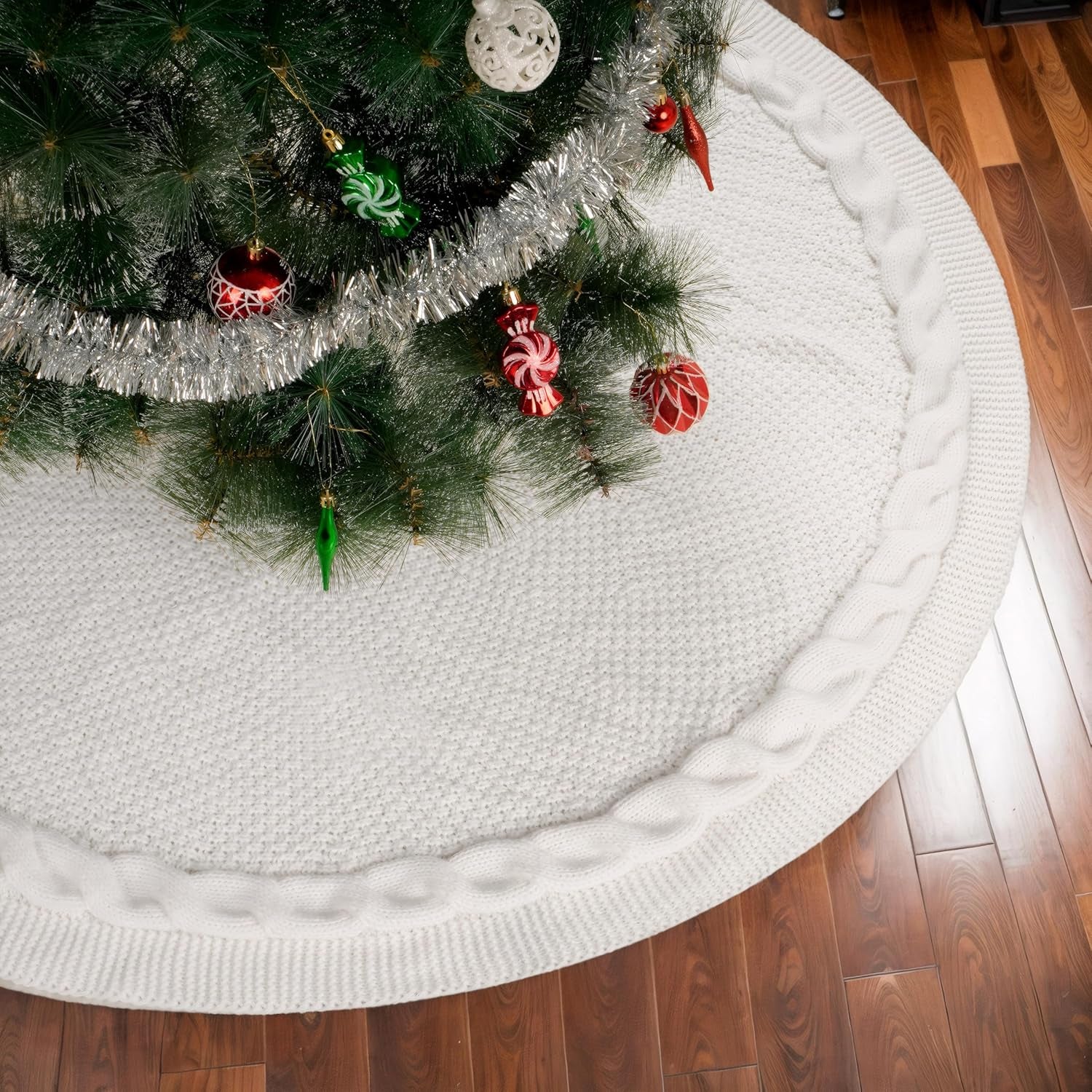 White Christmas Tree Skirt, 24 Inch Knitted Tree Skirt for 2-4 Ft Christmas Tree Luxury Knitted Thick Rustic Tree Skirt Xmas Decoration, Small Christmas Tree Skirt Decor for Pencil Christmas Tree